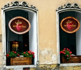 Okna restauracji Miód i Malina